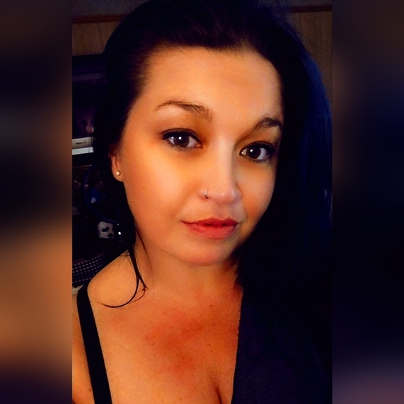 Meet your Posher, Megan - Picture 2 of 2